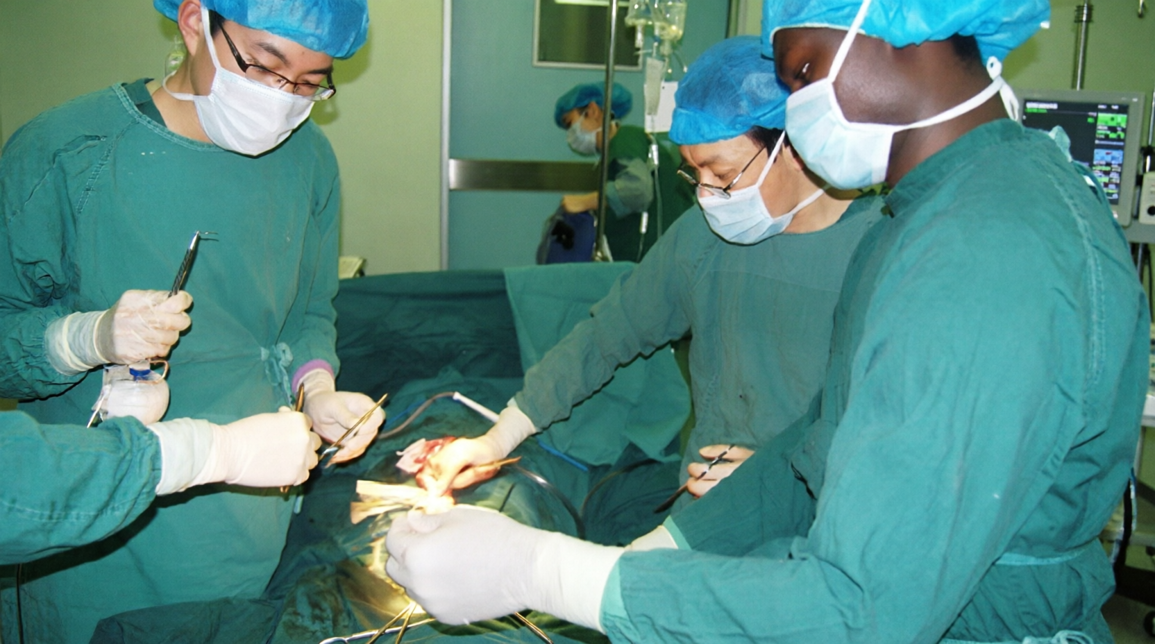 Close view of a surgical team